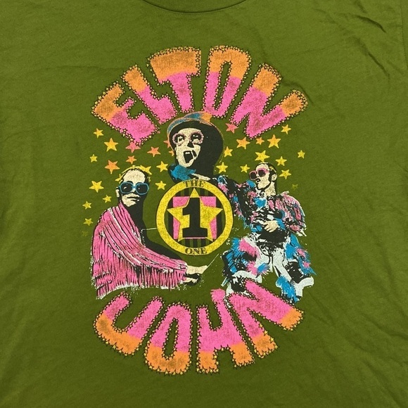 NWOT Daydreamer Elton John The One Solo Graphic Crewneck Tee in Olive Green - Picture 4 of 12